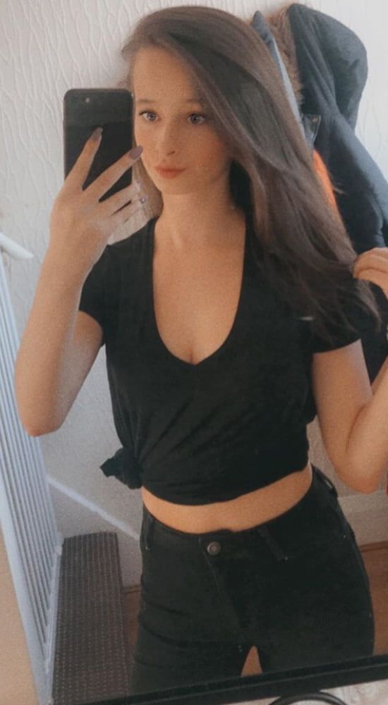 Non Nude Teen Brunette Selfie